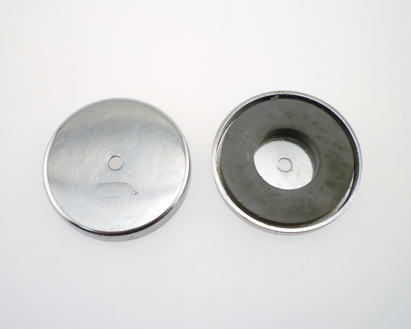 2" ROUND 35# MAGNETS WITH 3/16" HOLE